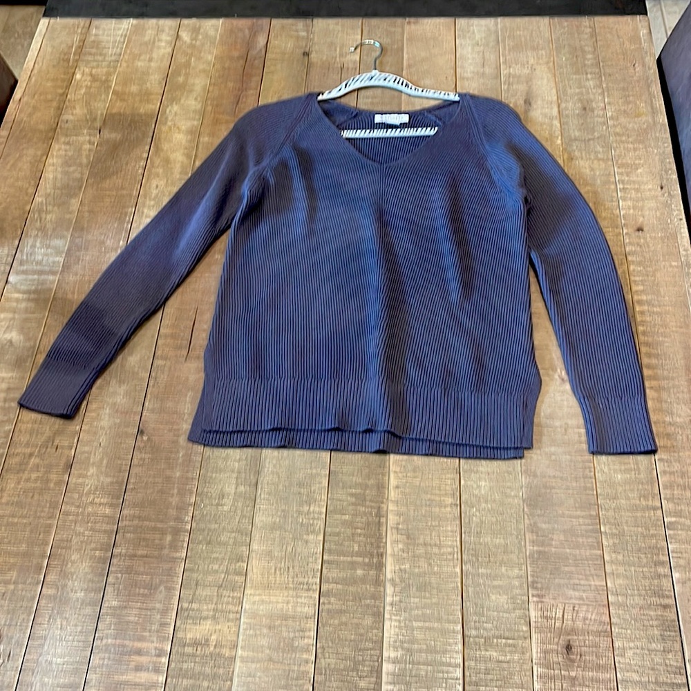 Athleta purple v-neck women’s size XS. Like new.